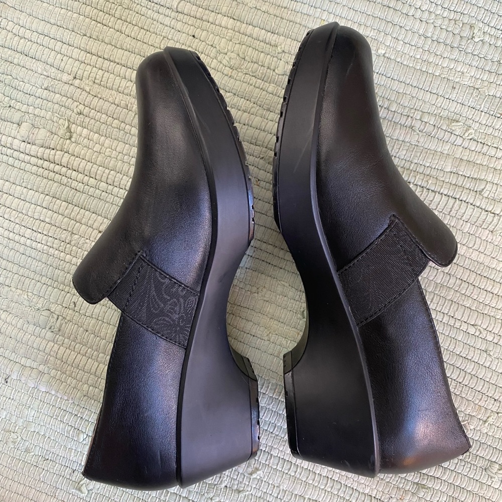 Womens dansko Jessica Flat, Black Nappa, 37 EU, 6.5-7 US